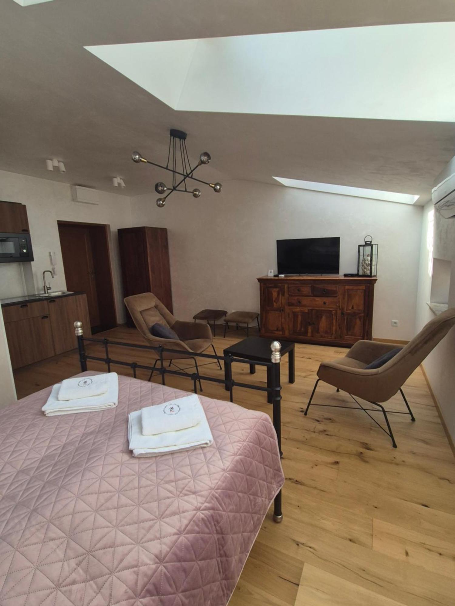 Aparthotel Miodowa 25 Krasków Eksteriør bilde